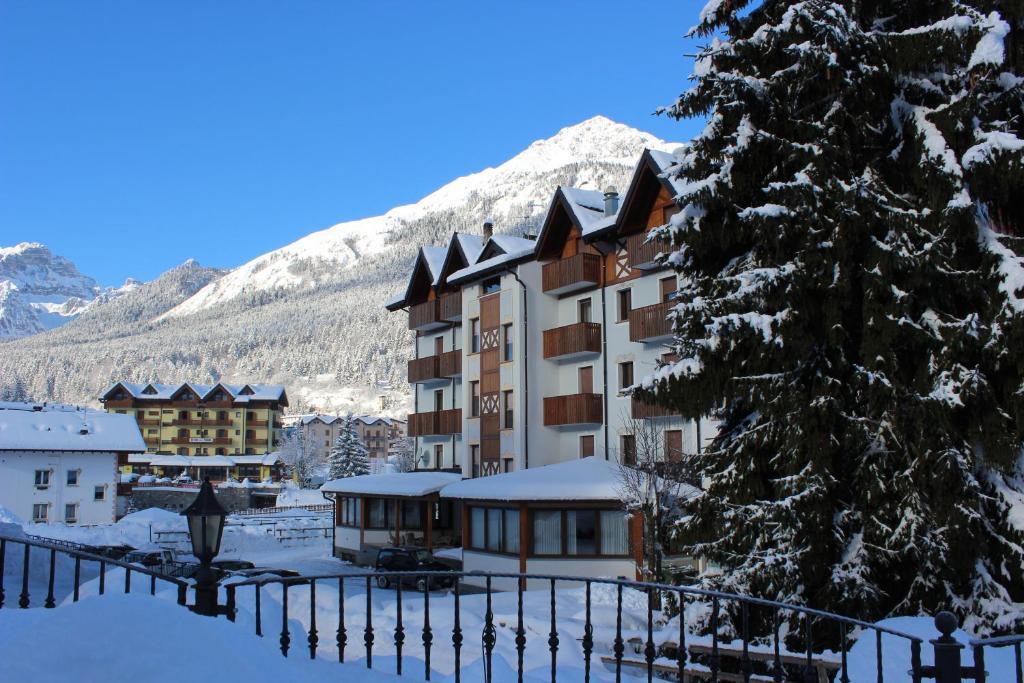 Hotel Rosa Alpina Andalo Exterior photo